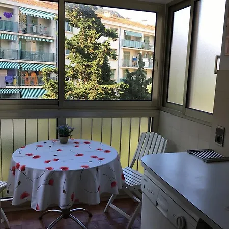 With A Terrace Lejlighed